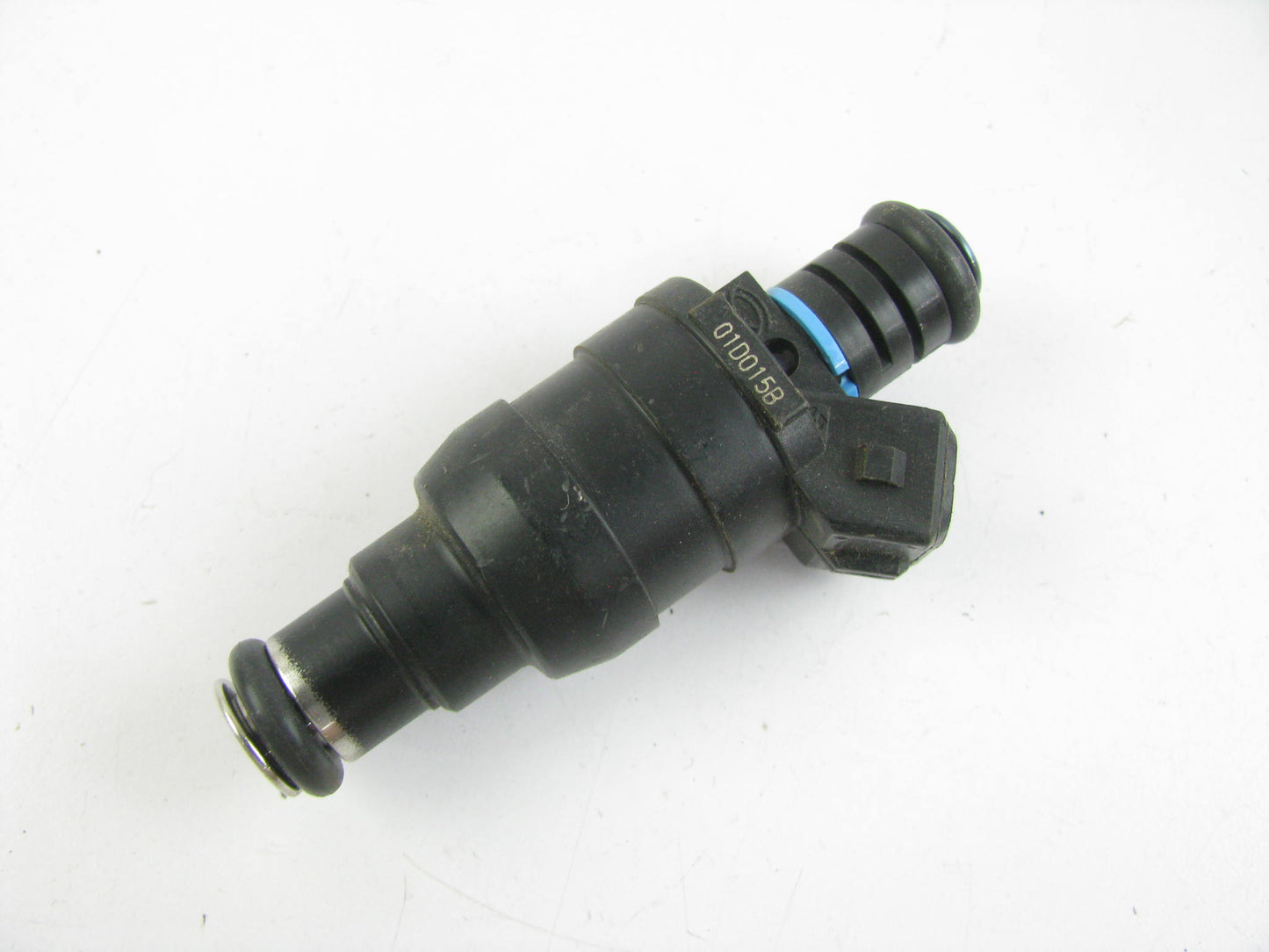 NEW - OUT OF BOX - 01D015B Fuel Injector For 1993-1998 BMW 3.0L 4.0L 4.4L V8