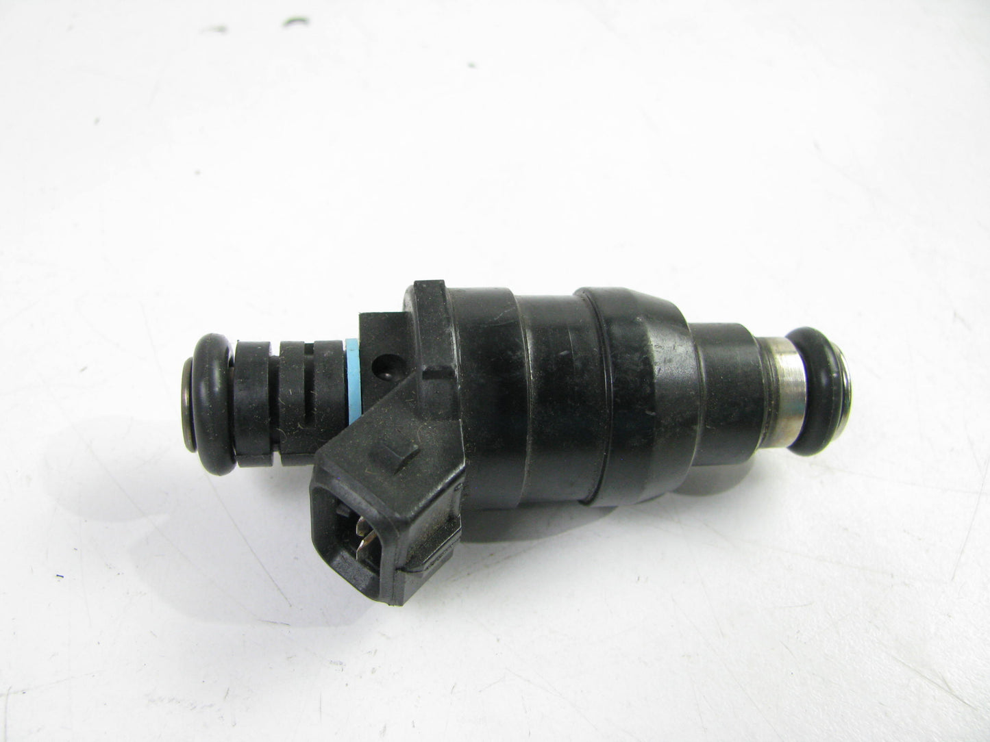 NEW - OUT OF BOX 01D035B Fuel Injector