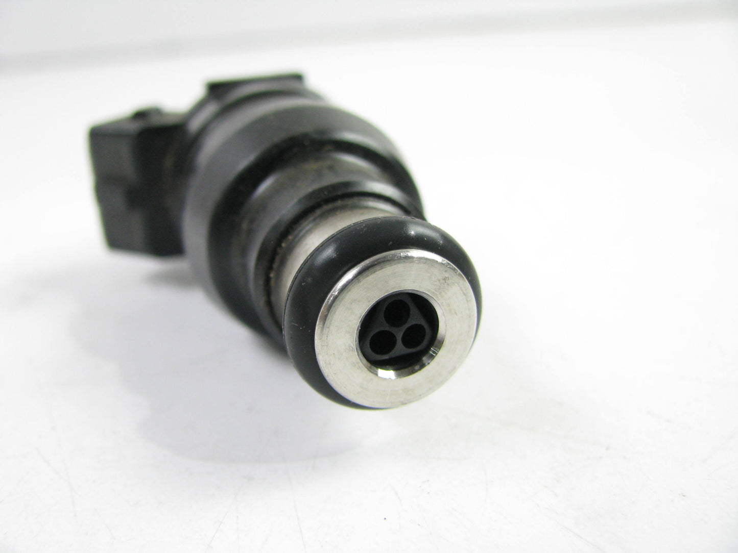 NEW - OUT OF BOX 01D035B Fuel Injector