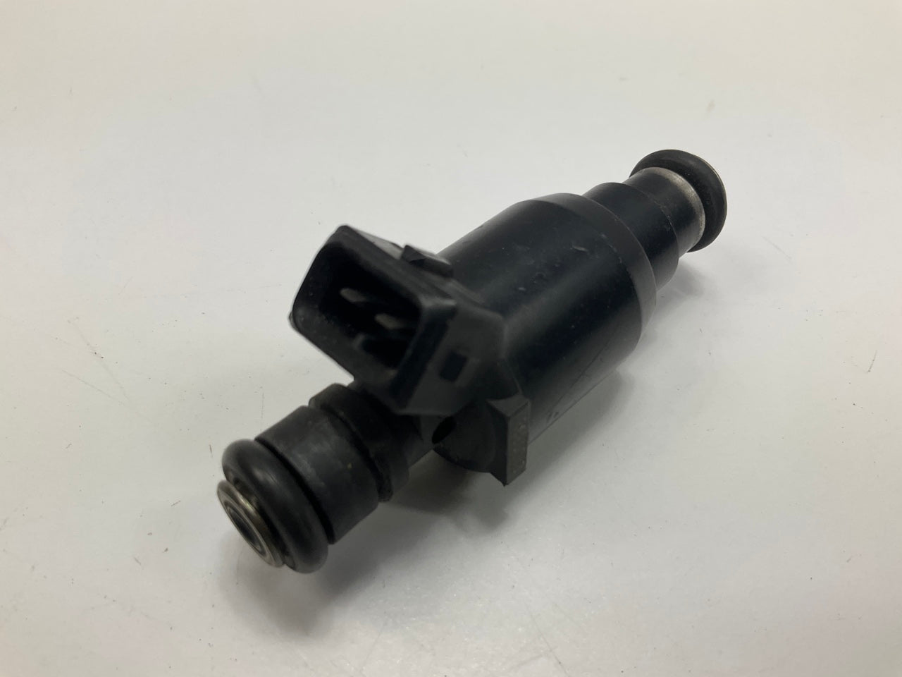 (6) NEW UNBOXED 01D039B Fuel Injectors FJ105