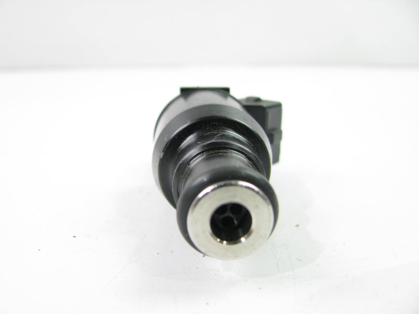 NEW UNBOXED 01D039B Fuel Injector FJ105