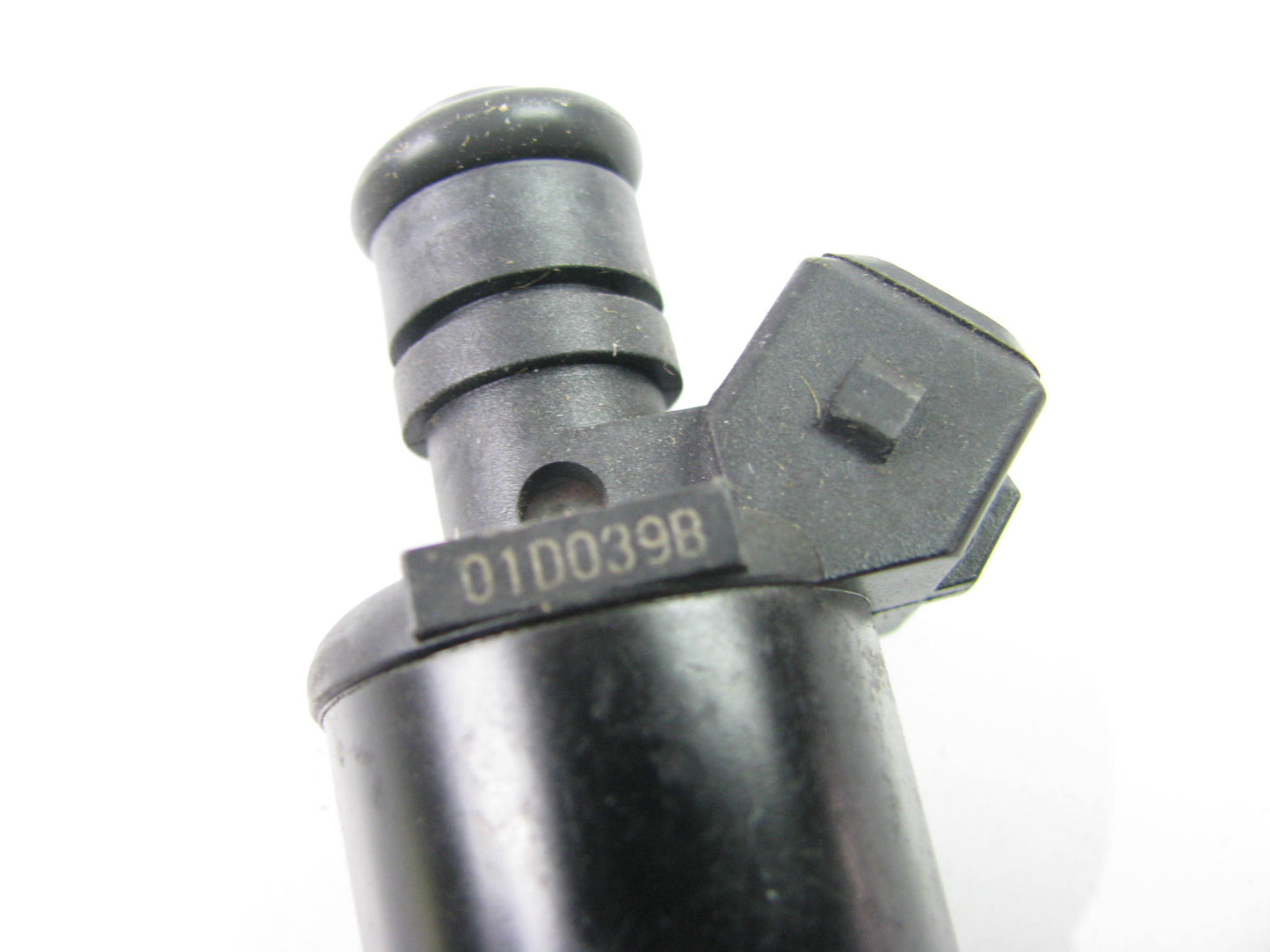 NEW UNBOXED 01D039B Fuel Injector FJ105