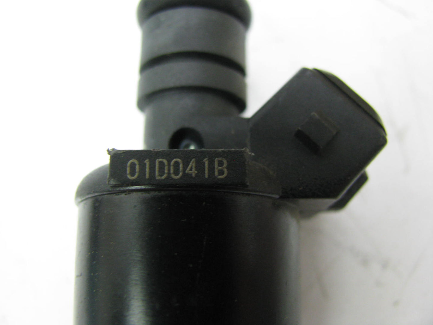 REMAN - OUT OF BOX 01D041B Fuel Injector 1989-92 GM 5.0L 91-93 Cadillac 4.9L-V8