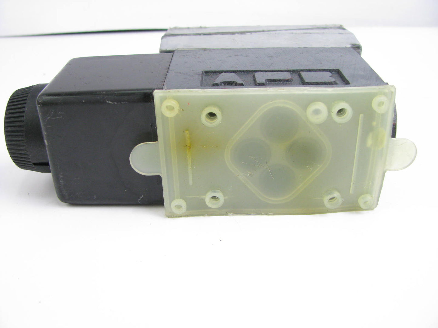 NEW - OUT OF BOX 02-338367 Summa Hydraulic Directional Valve - MADE IN USA