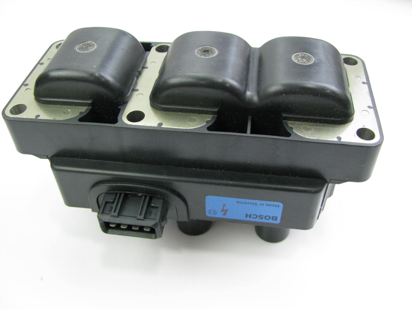 NEW - OUT OF BOX BOSCH 0221503002 Ignition Coil