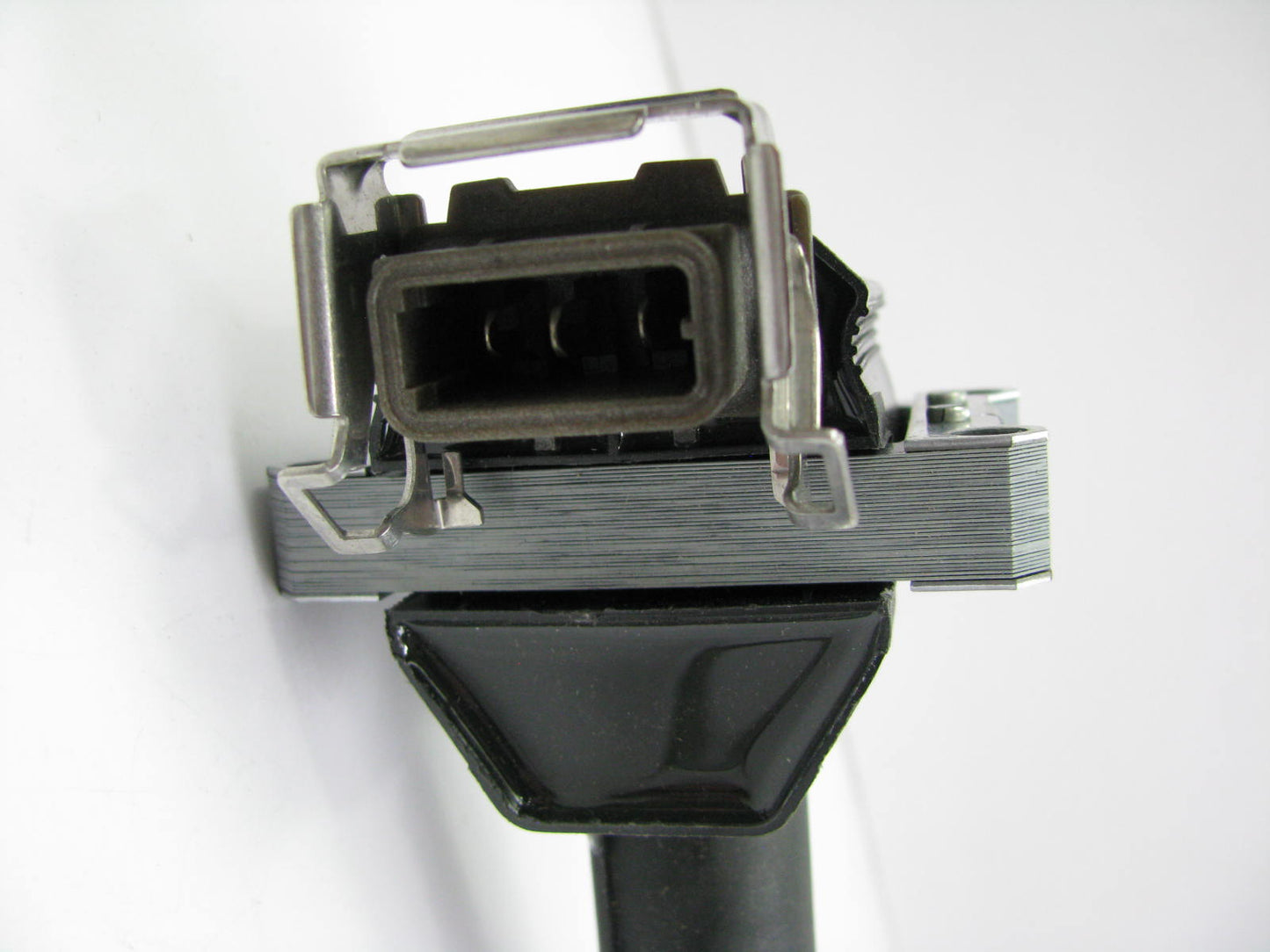 NEW - OUT OF BOX - OEM Bosch 0221504410 Ignition Coil
