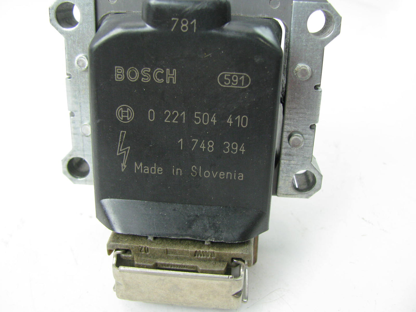 NEW - OUT OF BOX - OEM Bosch 0221504410 Ignition Coil