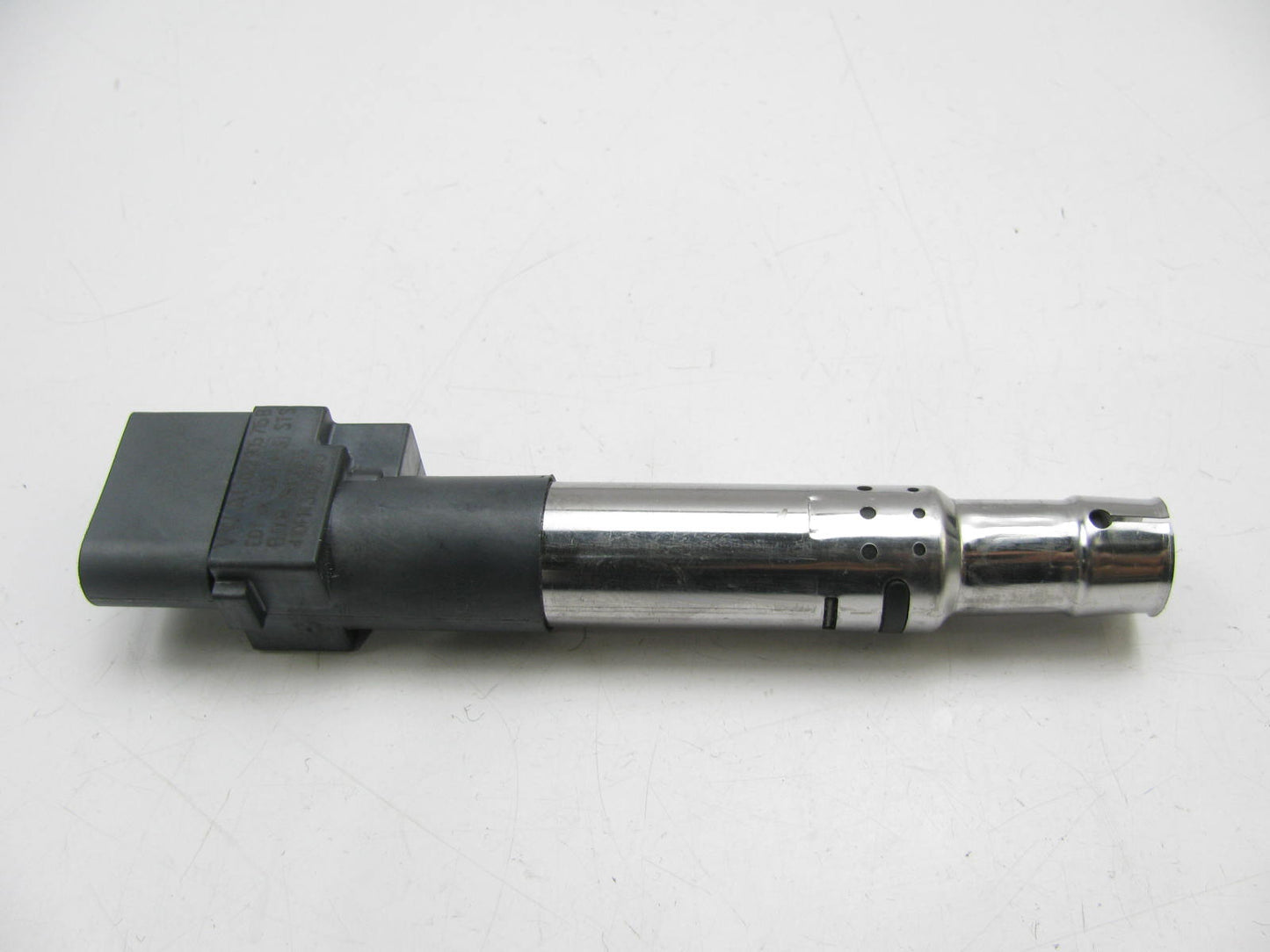 NEW - OUT OF BOX - OEM VW AUDI 022905715B Ignition Coil