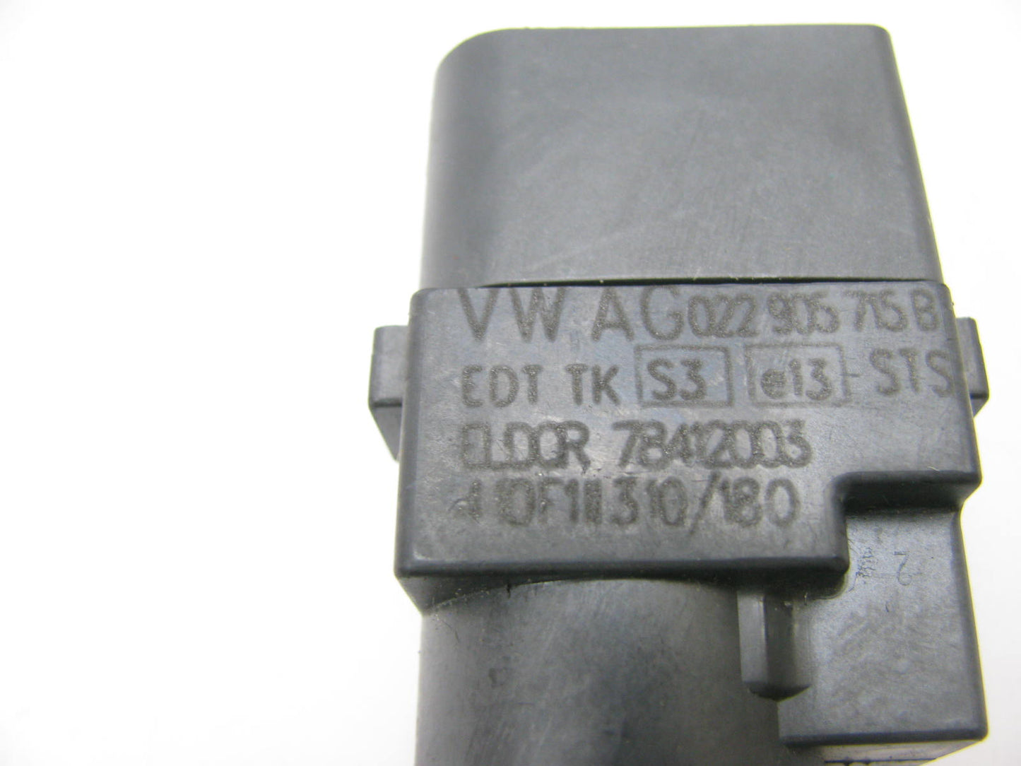 NEW - OUT OF BOX - OEM VW AUDI 022905715B Ignition Coil