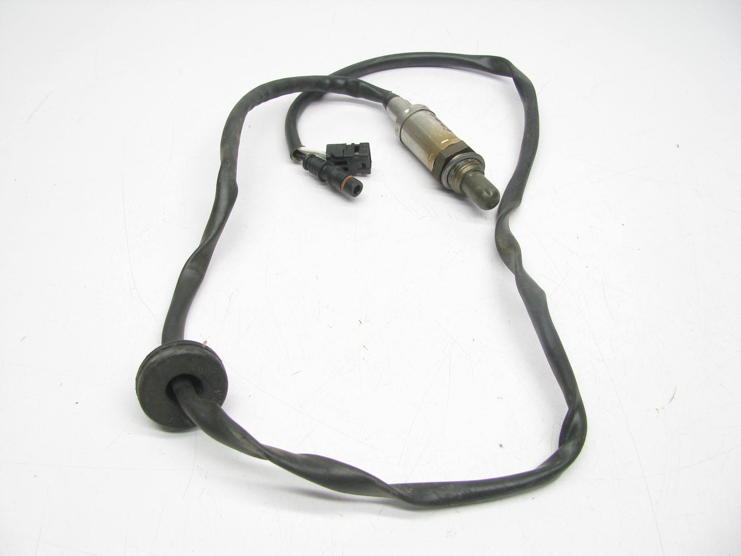 NEW OUT OF BOX - 0258003926 FRONT/UPSTREAM Oxygen O2 Sensor