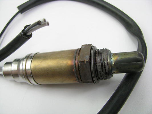 New Out Of Box  0258005726 Oxygen O2 Sensor 15726 3 Wire Universal