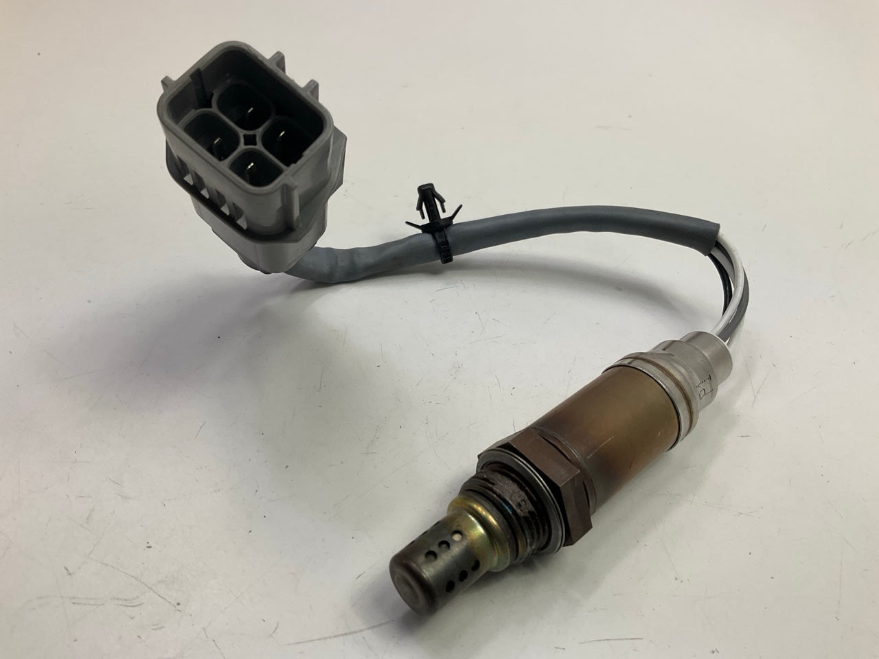 New Unboxed Bosch 0258005963 Oxygen O2 Sensor - DOWNSTREAM For 00-02 Sentra