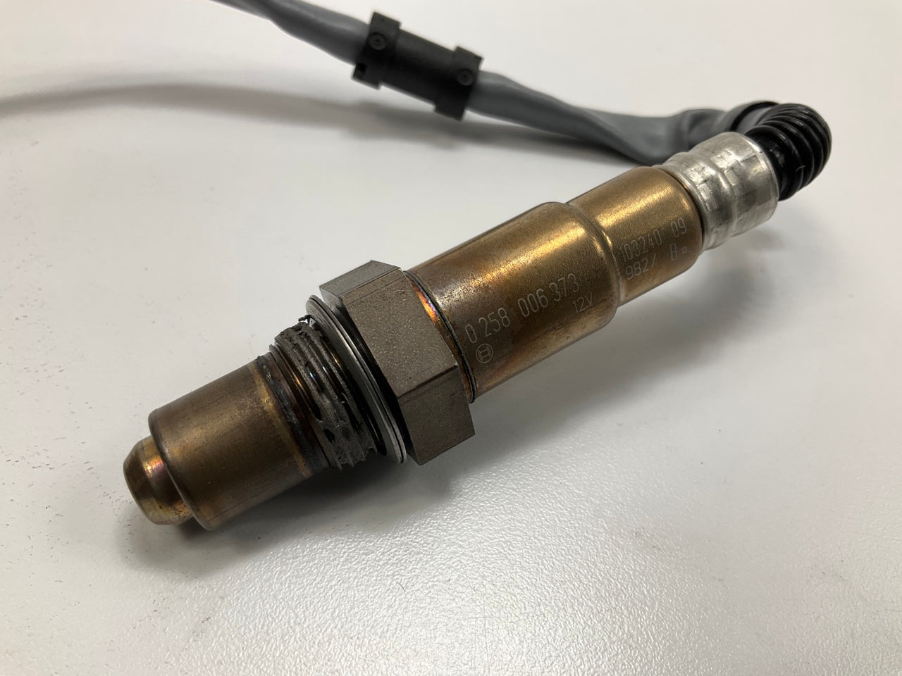 NEW - OUT OF BOX BOSCH 0258006373 Downstream Oxygen O2 Sensor