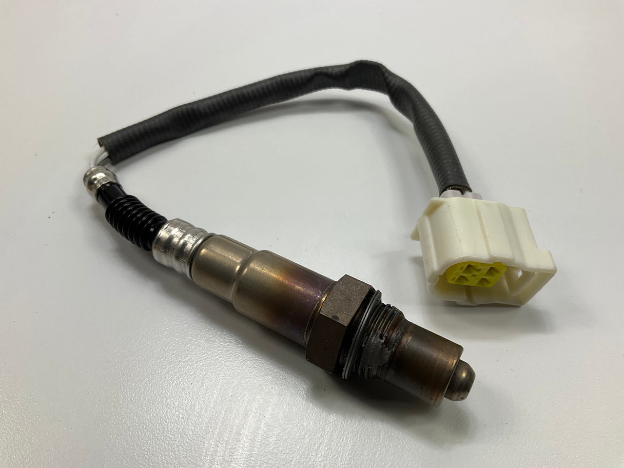 NEW - OUT OF BOX BOSCH 0258006915 Oxygen O2 Sensor