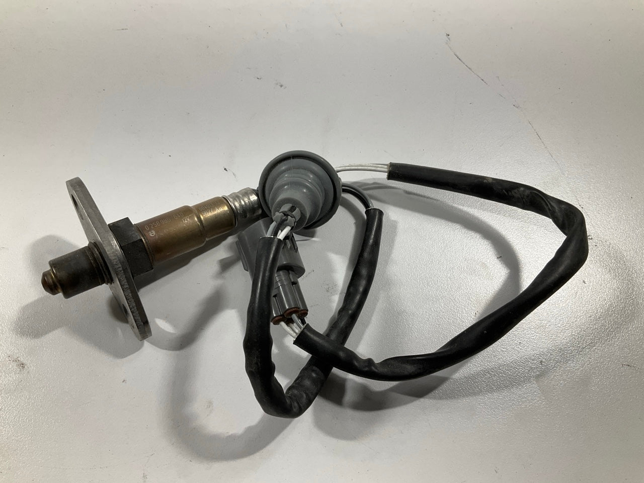 NEW - OUT OF BOX BOSCH 0258986640 Downstream Oxygen O2 Sensor