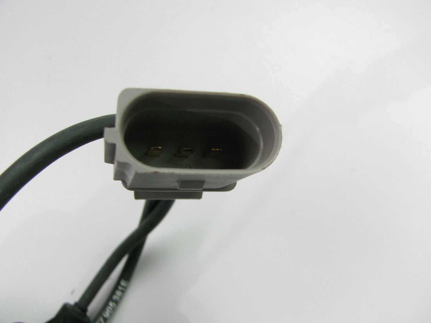 NEW - OUT OF BOX BOSCH 0261210144 Engine Crankshaft Position Sensor