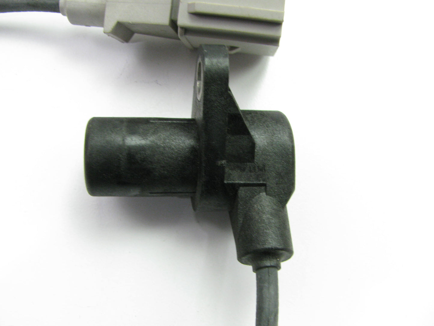 NEW - OUT OF BOX BOSCH 0261210144 Engine Crankshaft Position Sensor
