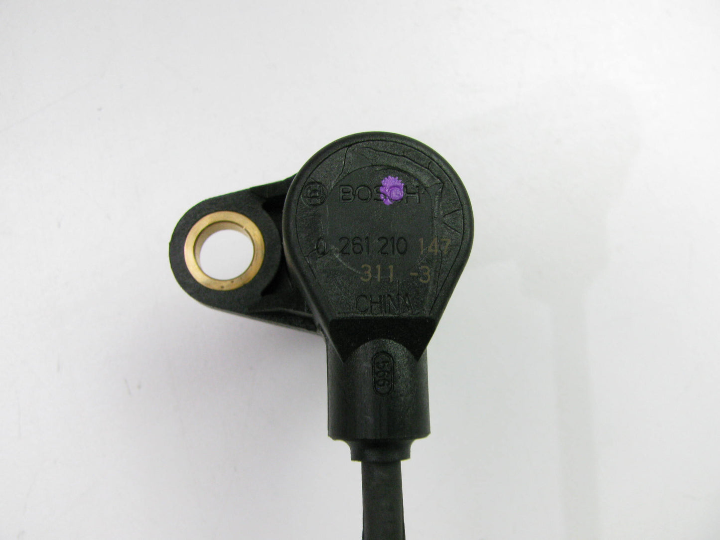NEW - OUT OF BOX BOSCH 0261210147 Engine Crankshaft Position Sensor