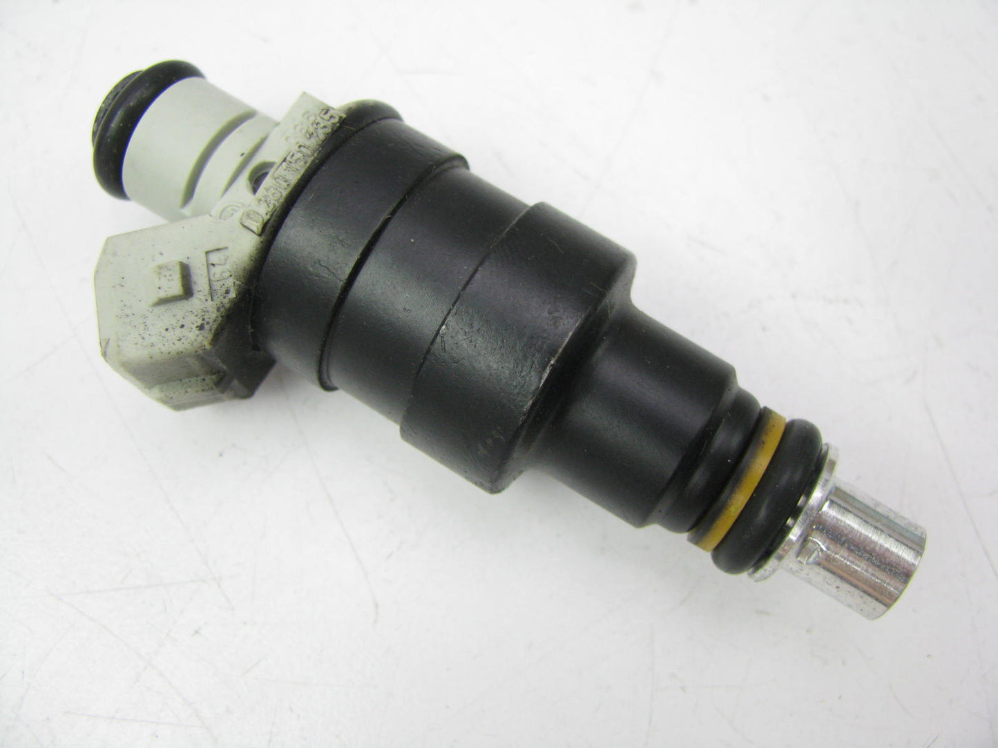 NEW - OUT OF BOX BOSCH 0280150235 Fuel Injector For 1984-1988 GM 3.8L-V6