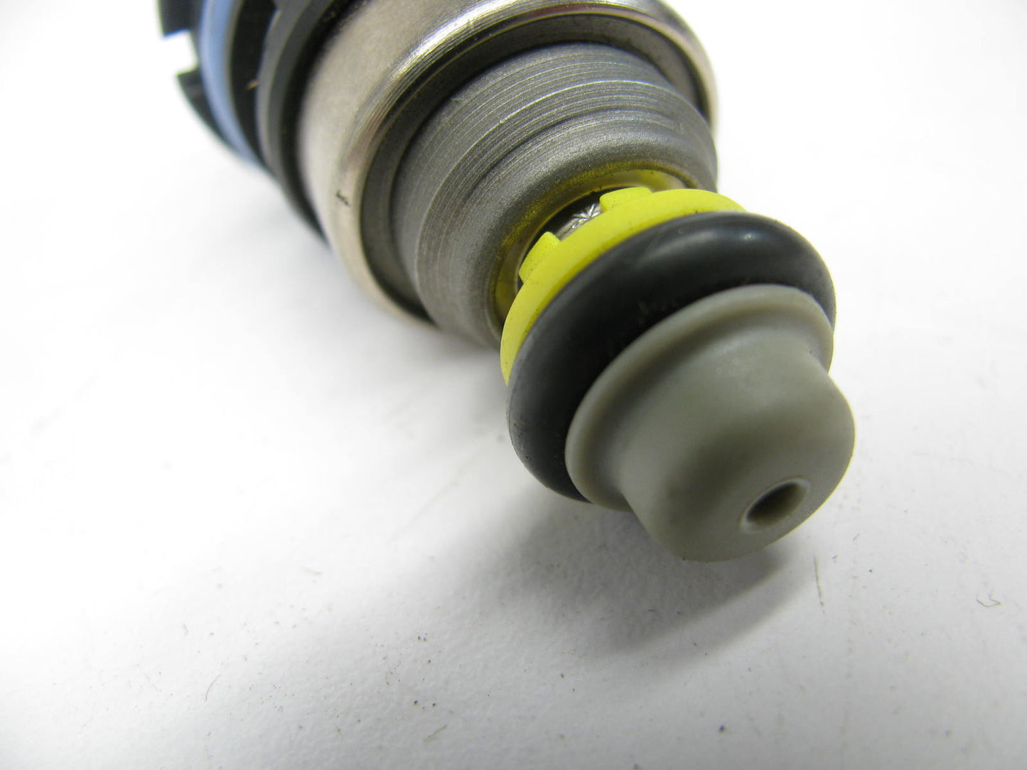 NEW OUT OF BOX - Bosch 0280155604 Fuel Injector For 93-96 VW Eurovan 2.5L I5