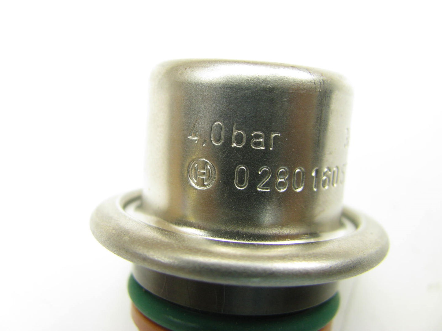 NEW - OUT OF BOX - Bosch 0280160575 Fuel Pressure Regulator