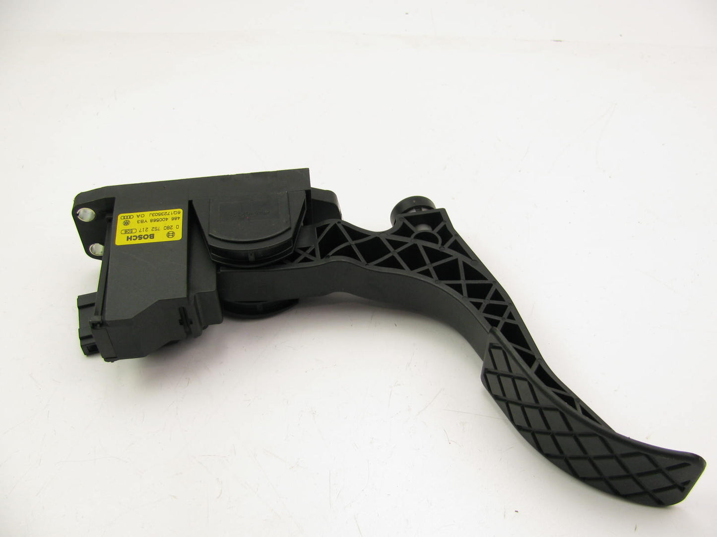 NEW OUT OF BOX - OEM Bosch 0280752217 Accelerator Gas Pedal Assembly Skoda Fabia