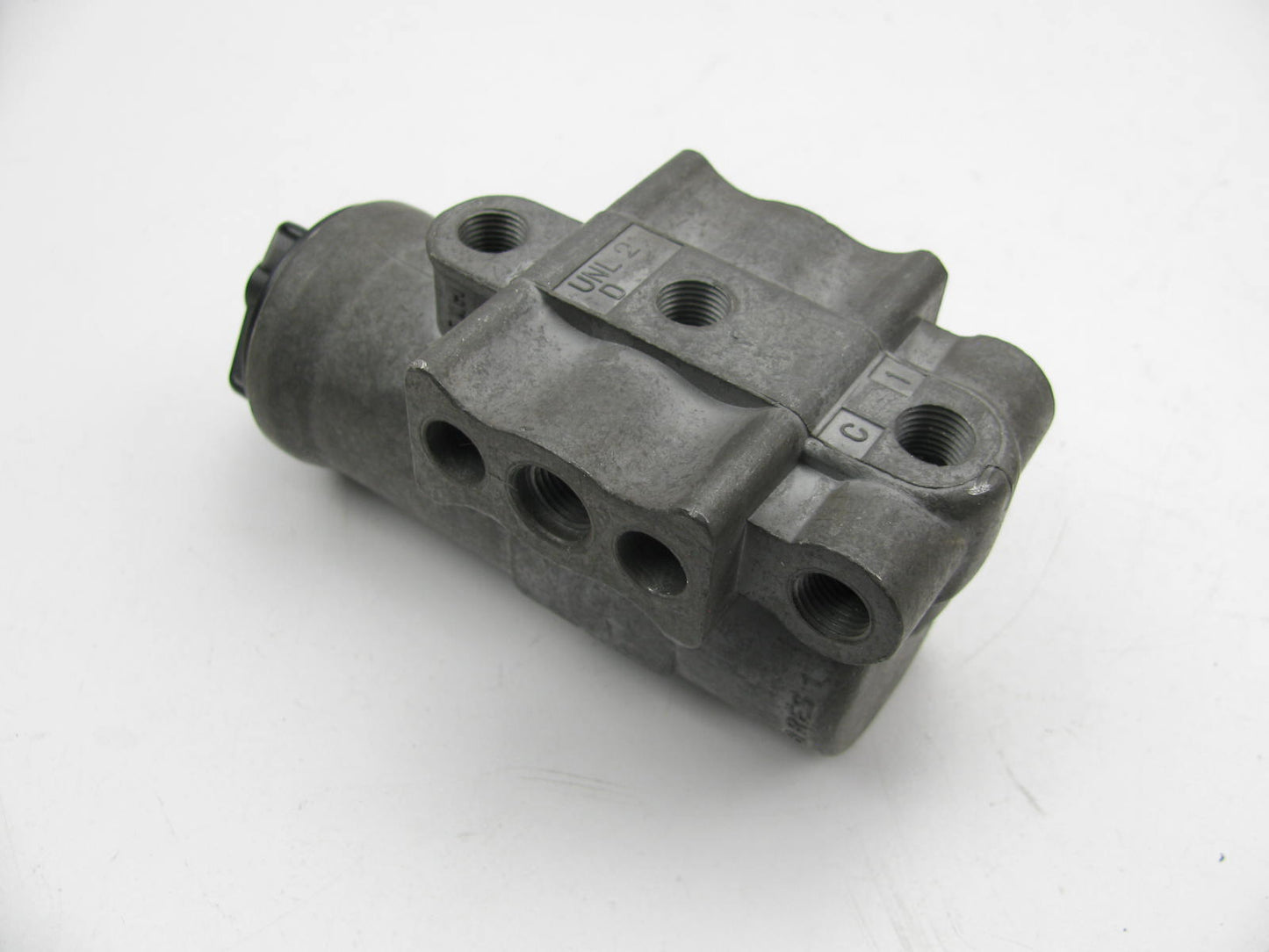 NEW - OUT OF BOX Velvac 032126 Air Brake Governor Valve 100-120 PSI D2 Style