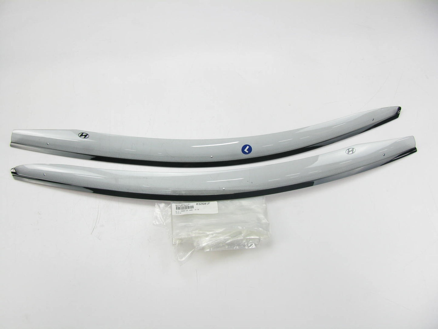 NEW - OUT OF BOX - Front Window Vent Visors Rain Guards OEM For 15-16 Sonata