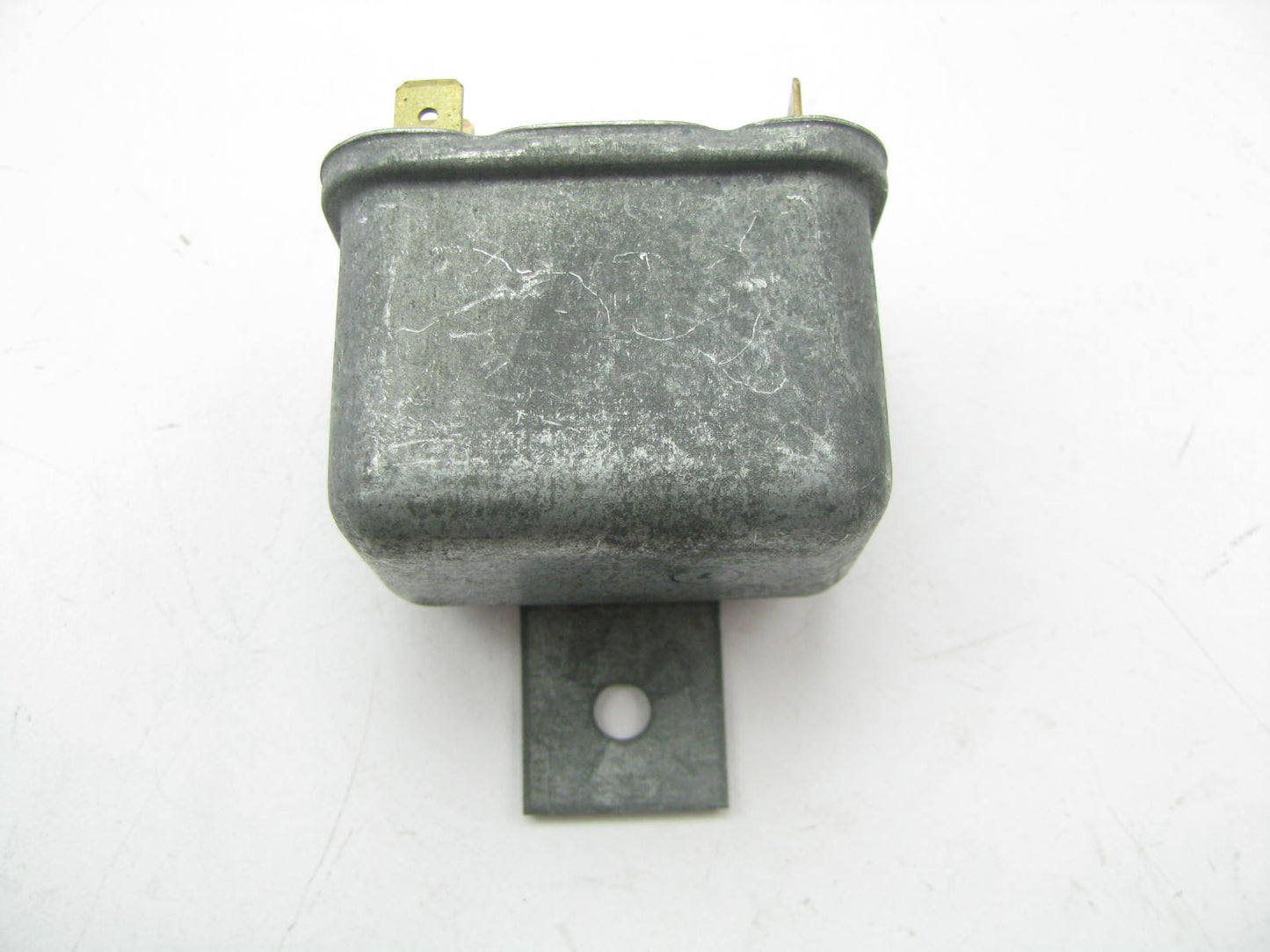 NEW OUT OF BOX - 0332003021 Fuel Pump Relay 1698-1974 Volkswagen