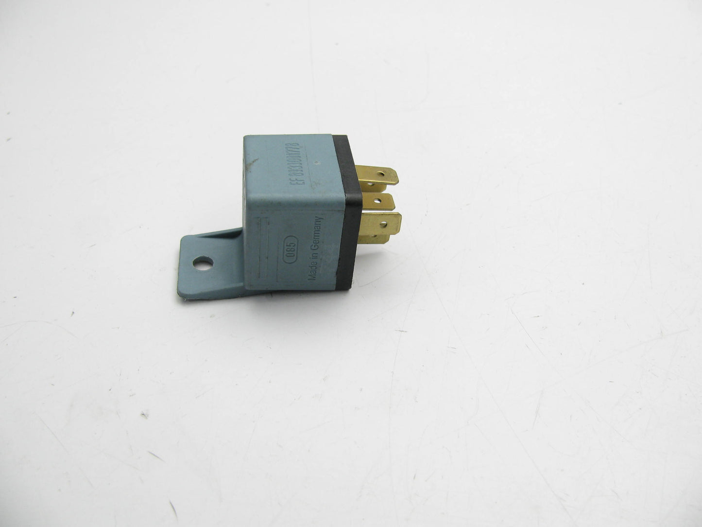 NEW - OUT OF BOX - BOSCH 0332204161 Multi Purpose Relay
