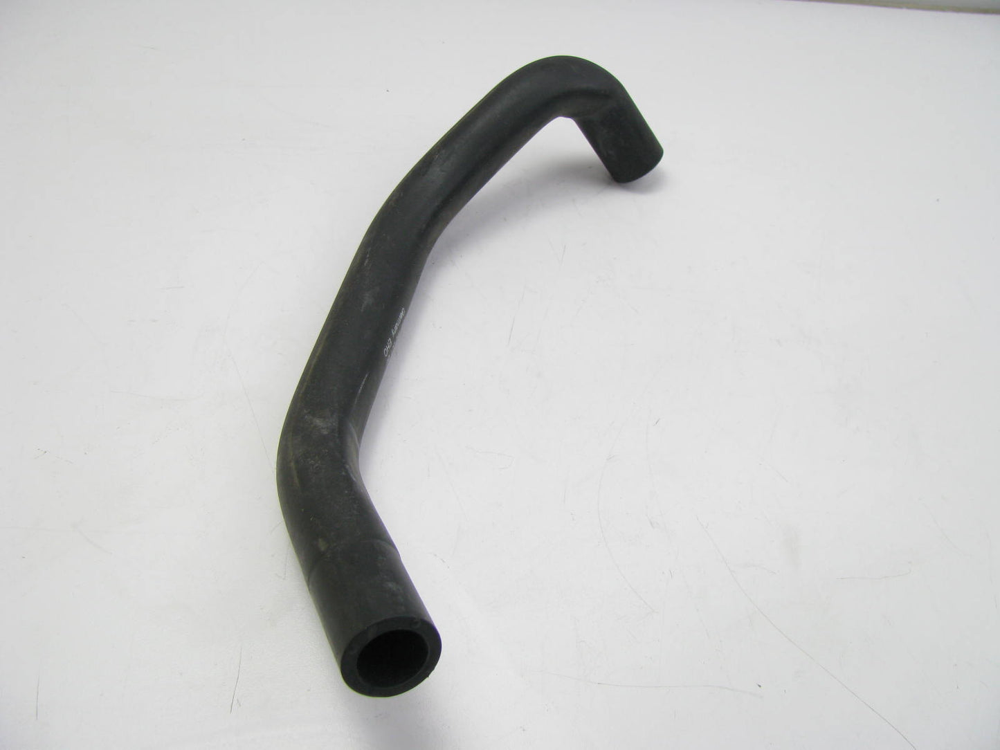 NEW - Out Of Box 034103221BJ Breather Hose 1989-1990 Audi 200 2.2L L5
