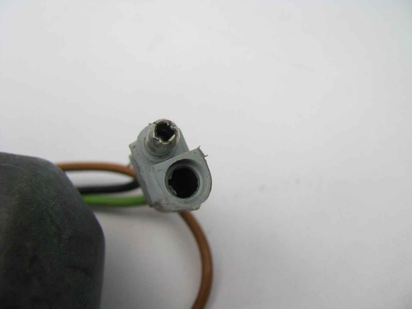NEW OUT OF BOX - Bosch 0390211401 REAR Wiper Motor For 1979-1980 Ford Fiesta