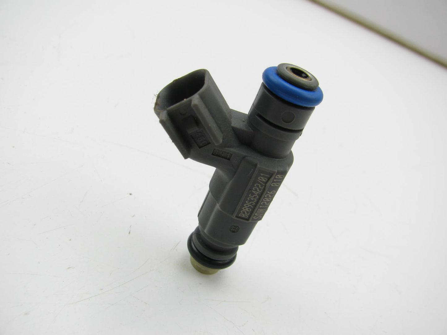 NEW - OUT OF BOX - OEM 04591851AA Fuel Injector For Mopar