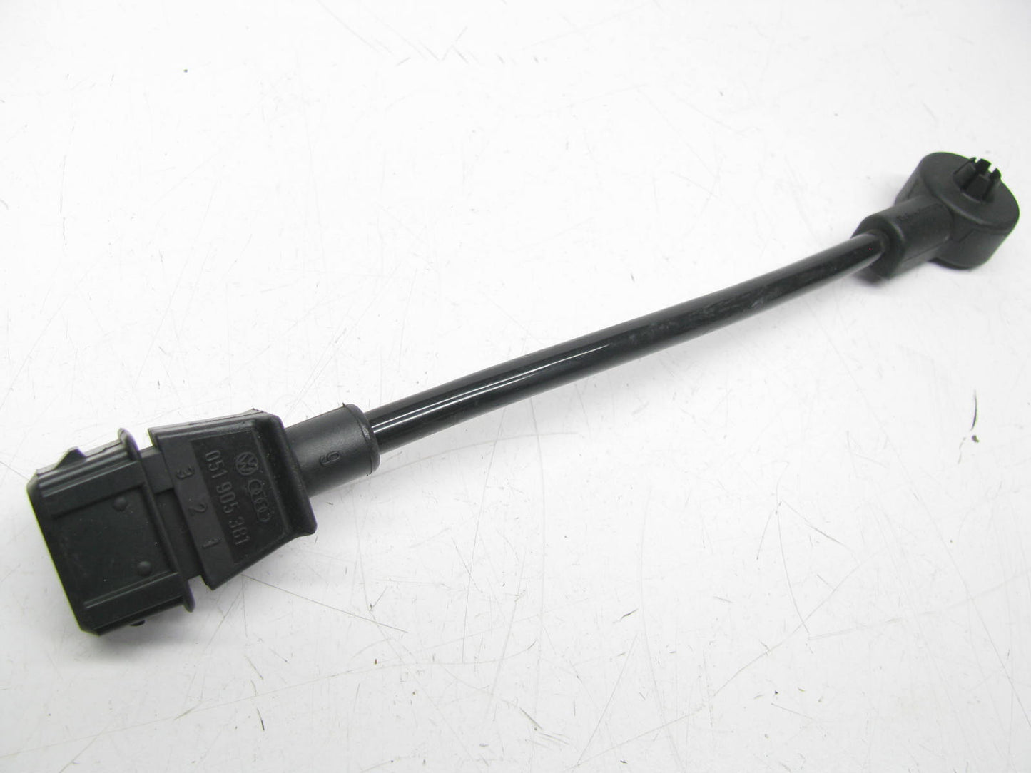 NEW UNBOXED GENUINE OEM VW Engine Crankshaft Crank Position Sensor 051905381
