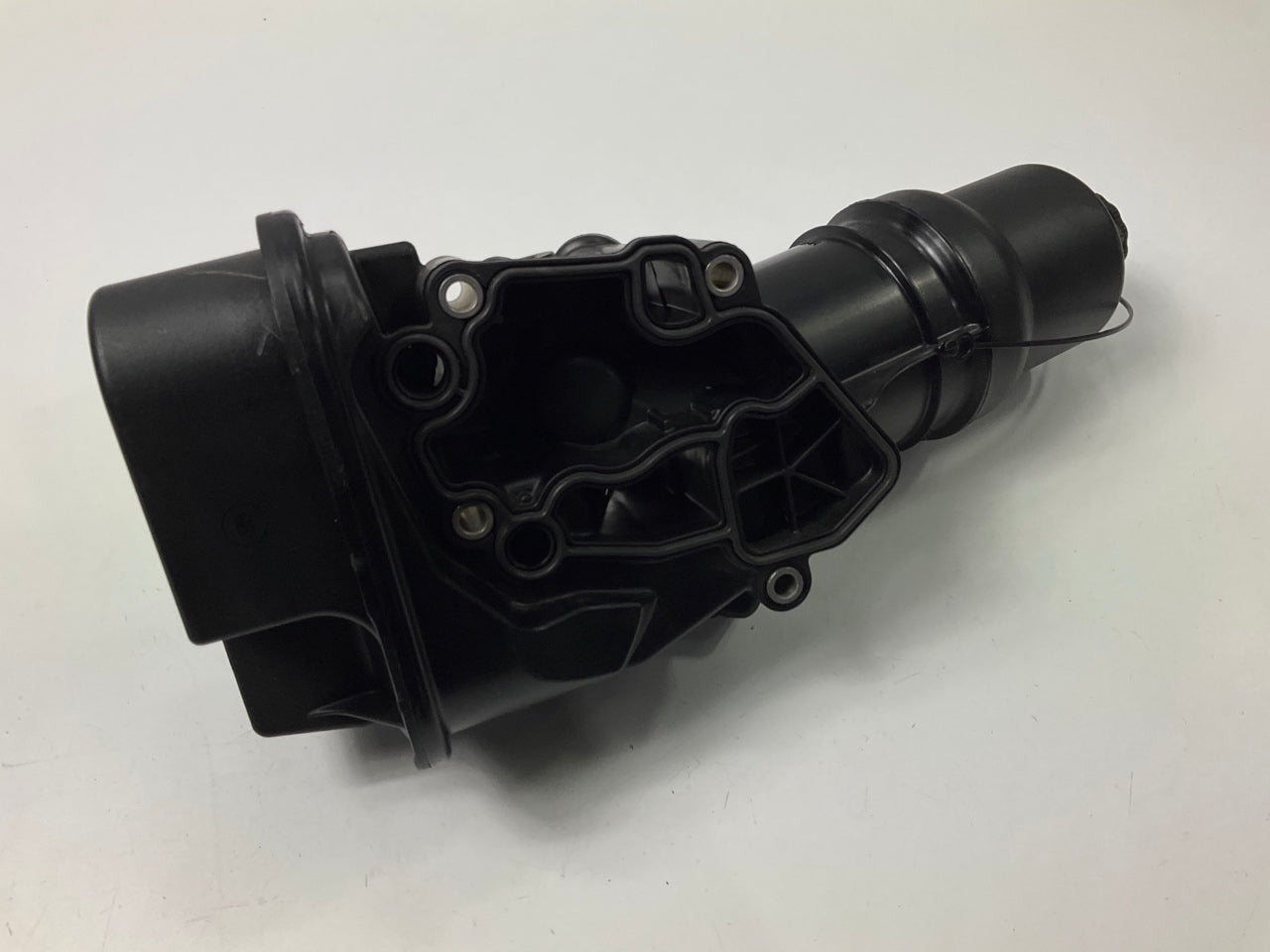 NEW UNBOXED OEM VW Audi 06F115397J Engine Oil Filter Housing