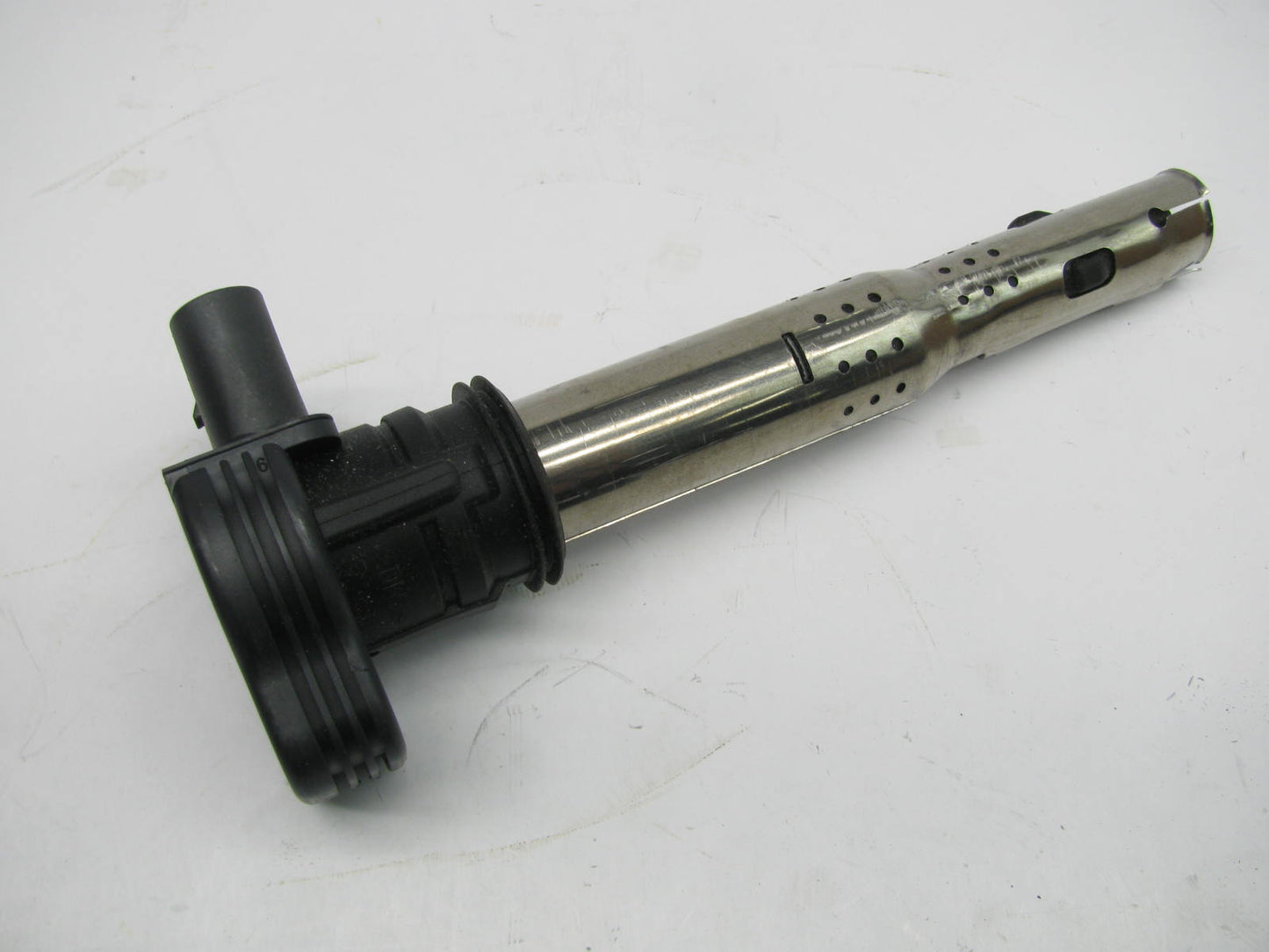 NEW - OUT OF BOX - OEM VW AUDI 07K905715F Direct Ignition Coil