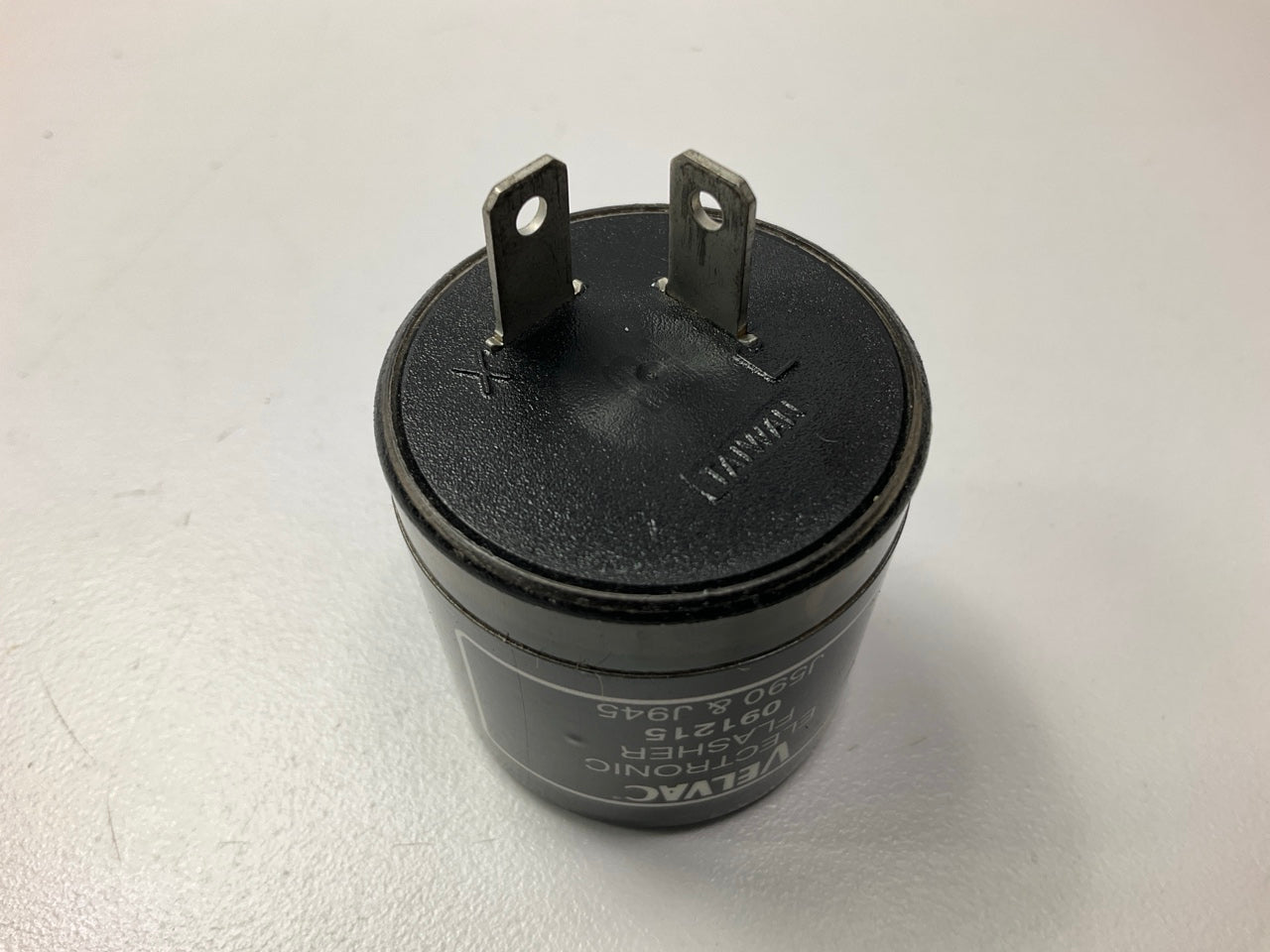 NEW - UNBOXED VELVAC 091215  Flasher 2 Terminals, Clear Smoke, 1-10 Lamp