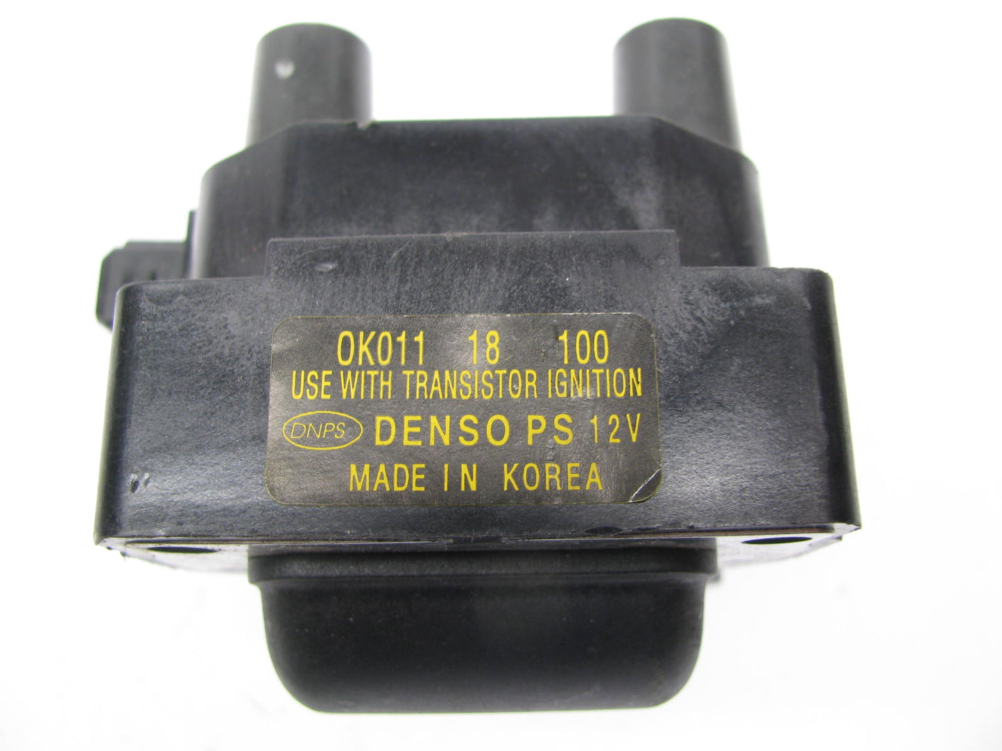 NEW - OUT OF BOX - DENSO 0K011-18-100 Ignition Coil