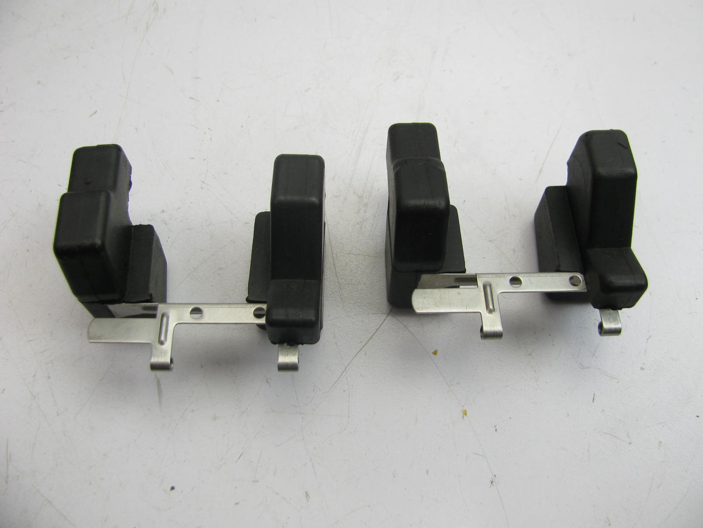 (2) NEW UNBOXED Carburetor Floats For 67-70 Datsun 2000 Fairlady Roadster SRL311