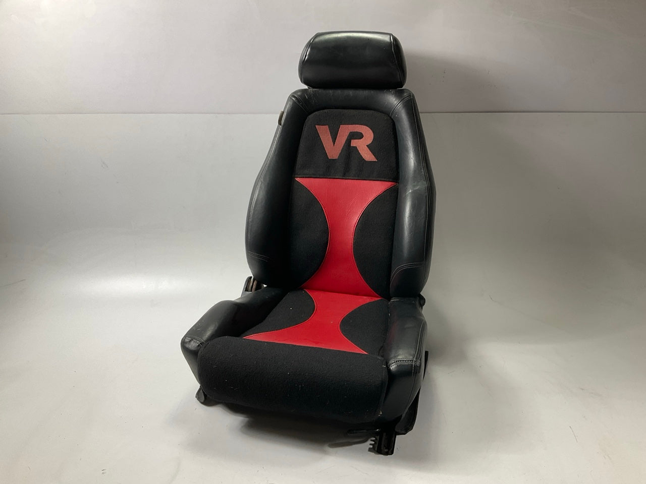 USED AFTERMARKET ''VR'' Seats For Datsun 280z, Poor Condition