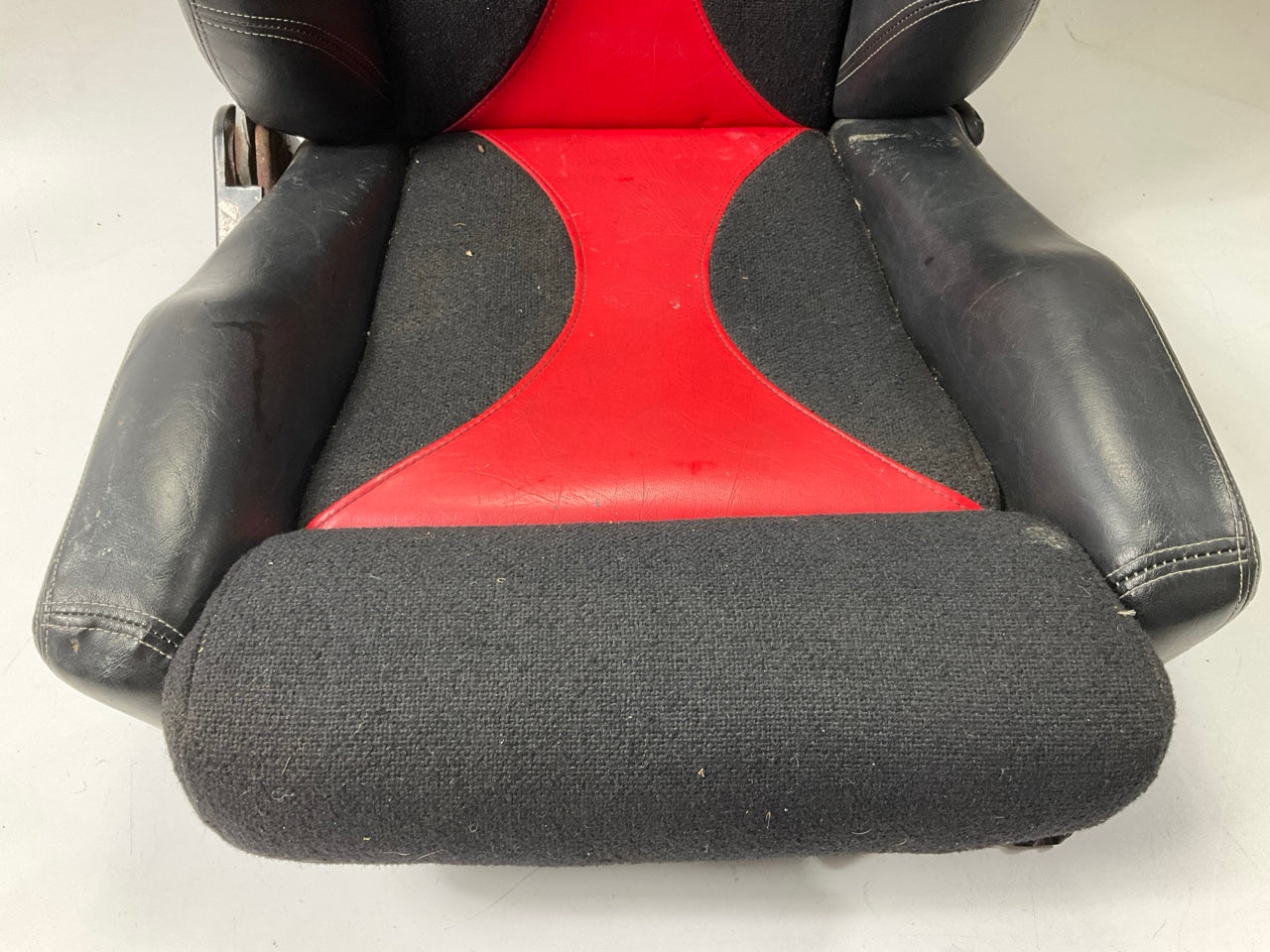 USED AFTERMARKET ''VR'' Seats For Datsun 280z, Poor Condition