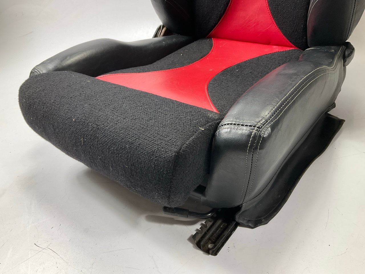 USED AFTERMARKET ''VR'' Seats For Datsun 280z, Poor Condition