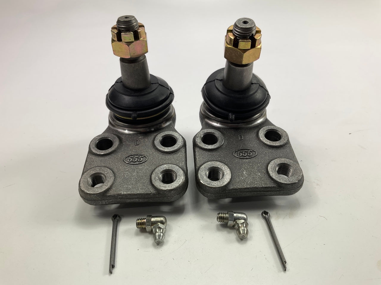 (2) UNBOXED OEM 555 101-3503 Front Lower Ball Joints 81-82 LUV, 81-87 Pickup RWD