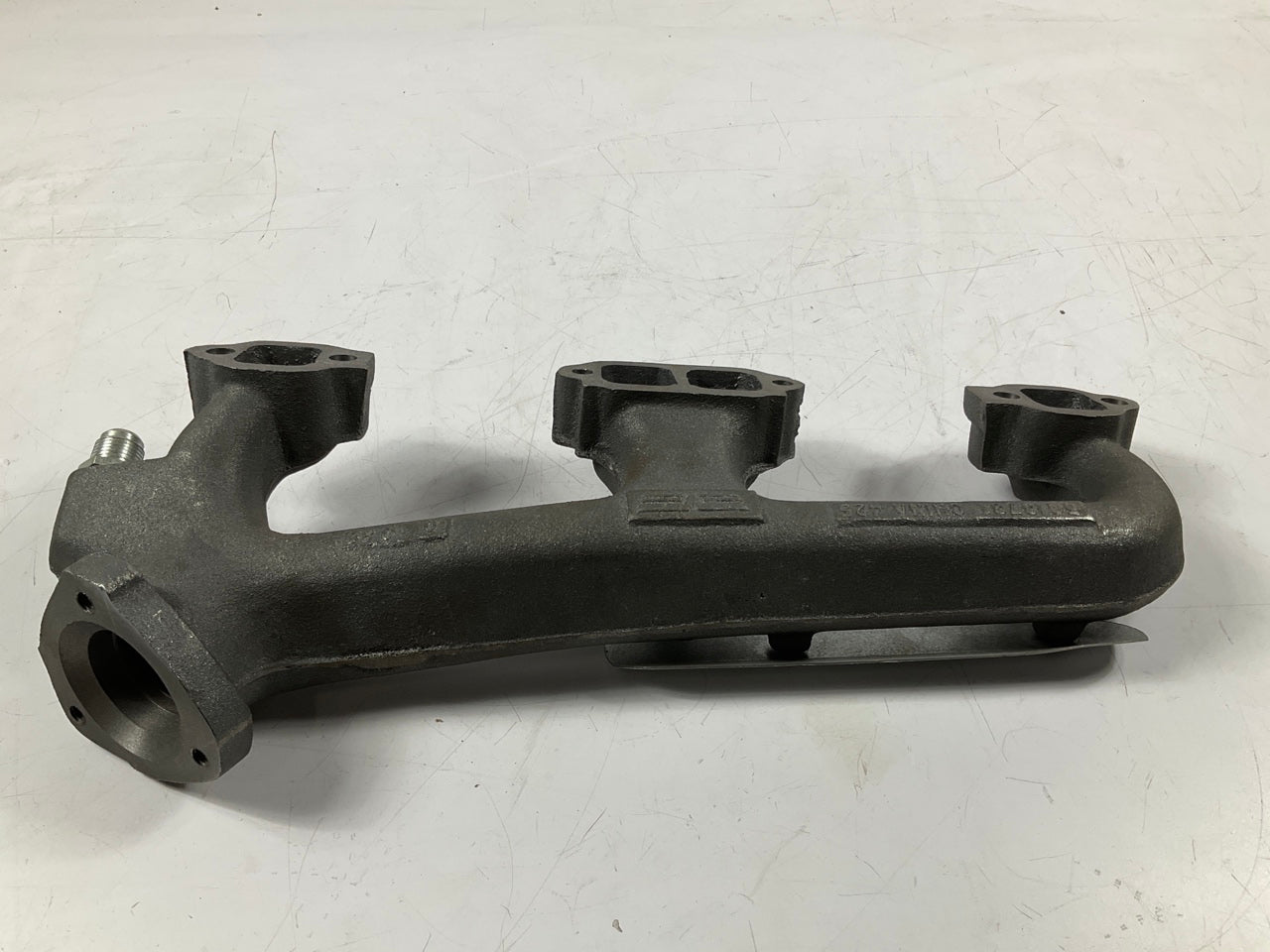 NEW UNBOXED 101168 Right Exhaust Manifold, Missing All Hardware, Manifold ONLY