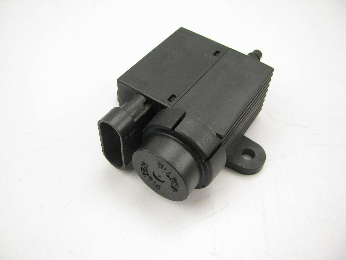 NEW - OUT OF BOX - OEM GM 10137639 EGR Vacuum Valve Control Solenoid