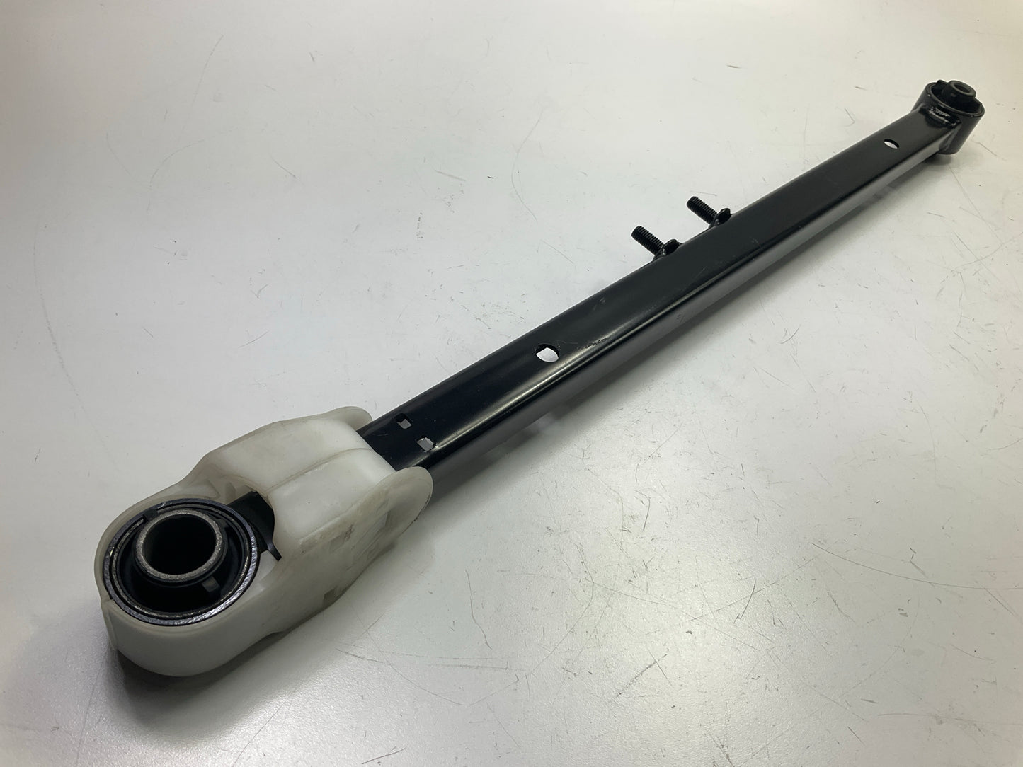 NEW UNBOXED - 102-6615 Rear Right Trailing Track Bar Arm 2001-03 Mazda Protege