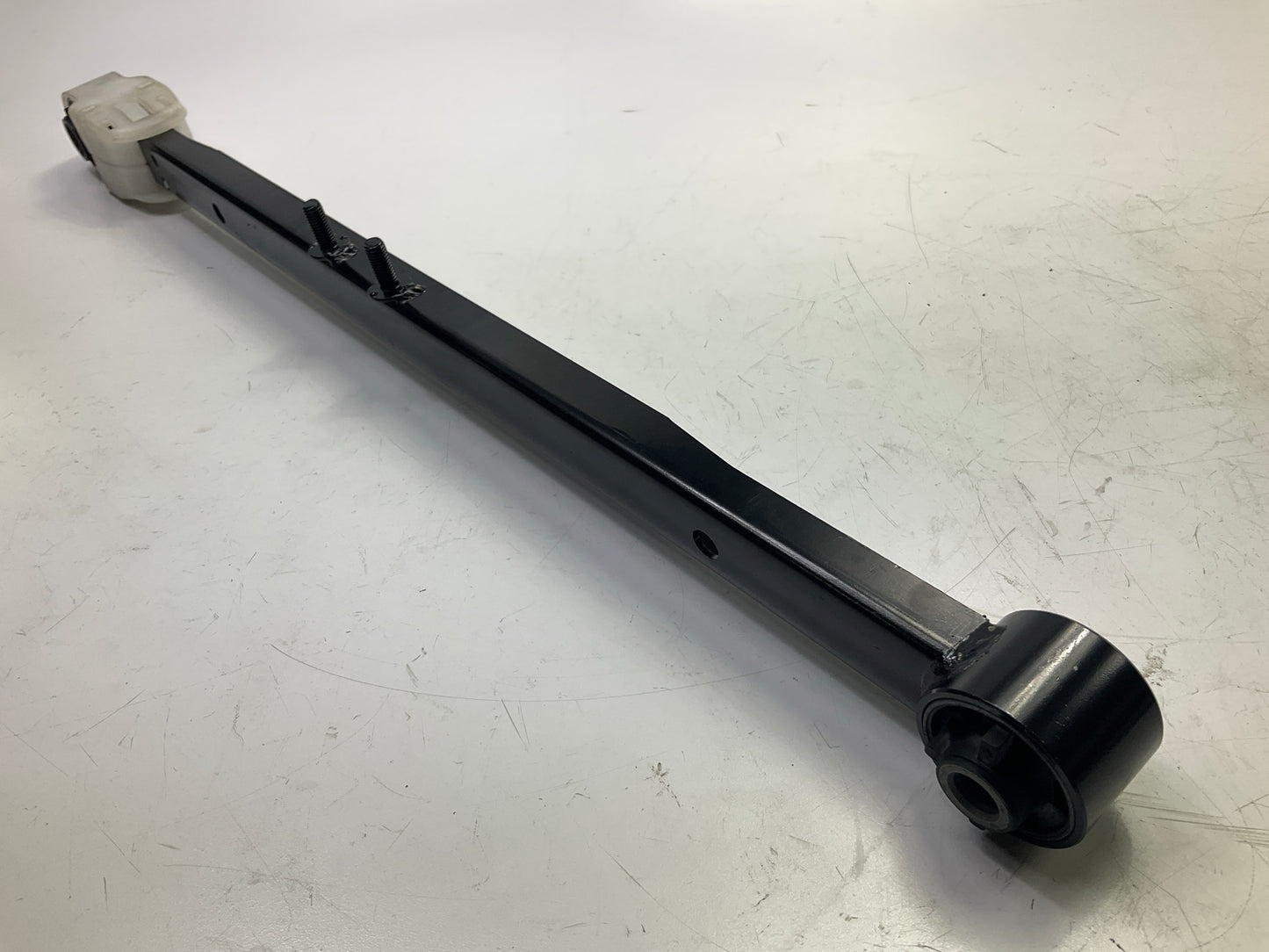 NEW UNBOXED - 102-6615 Rear Right Trailing Track Bar Arm 2001-03 Mazda Protege