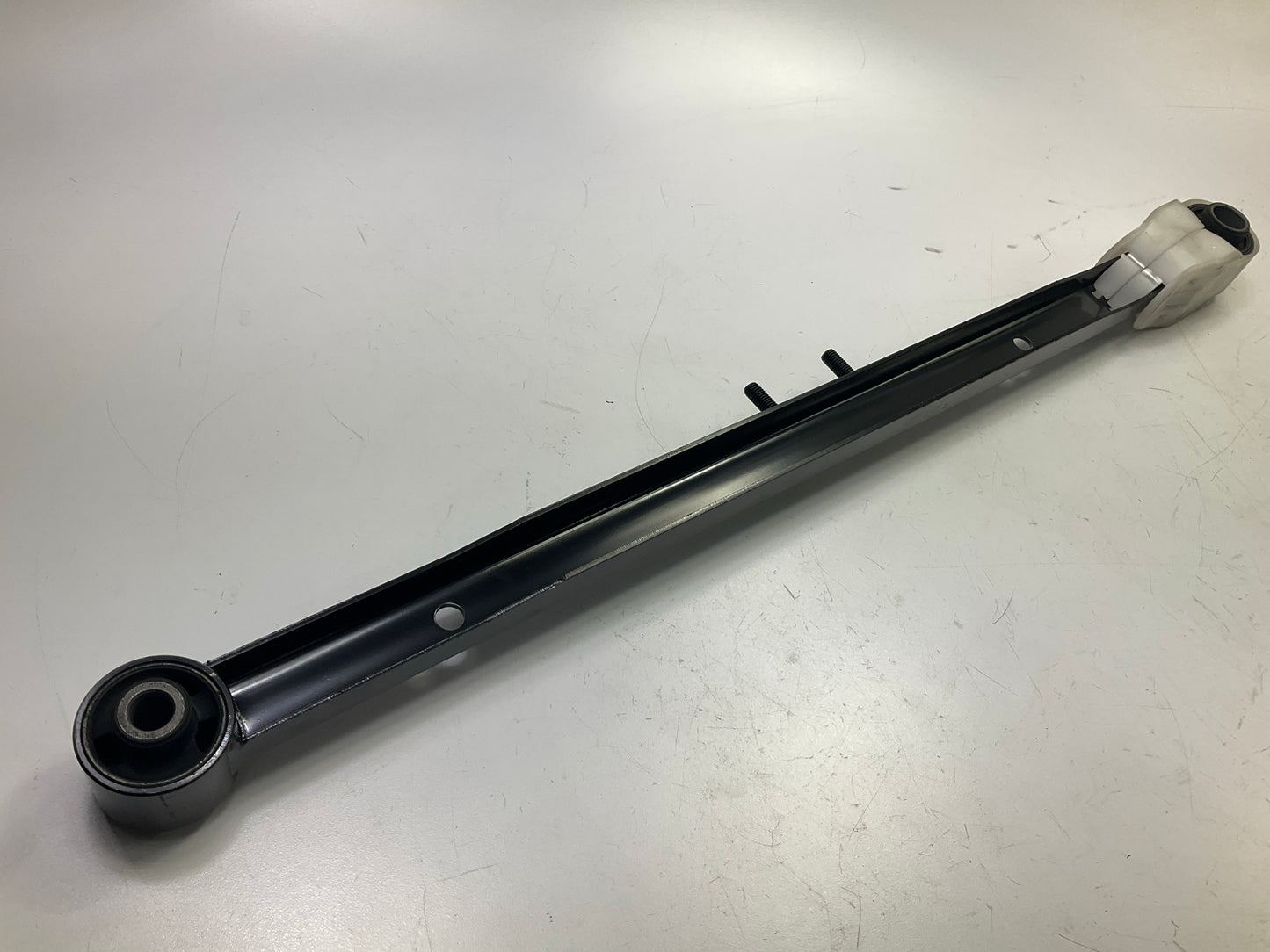 NEW UNBOXED - 102-6615 Rear Right Trailing Track Bar Arm 2001-03 Mazda Protege