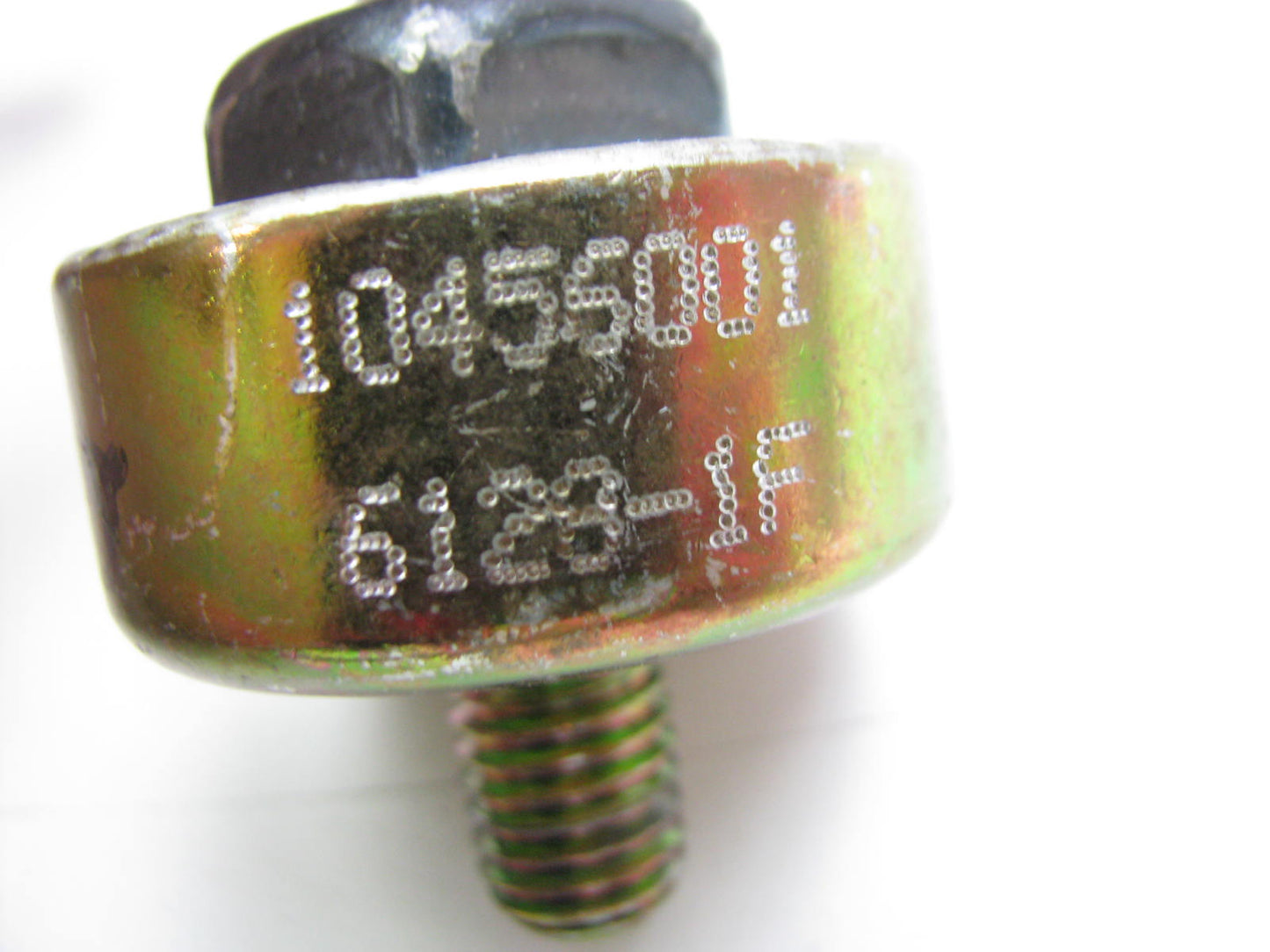 NEW - OUT OF BOX GM 10456001 Ignition Knock Detonation Sensor 1994-95 GM 2.2L-L4