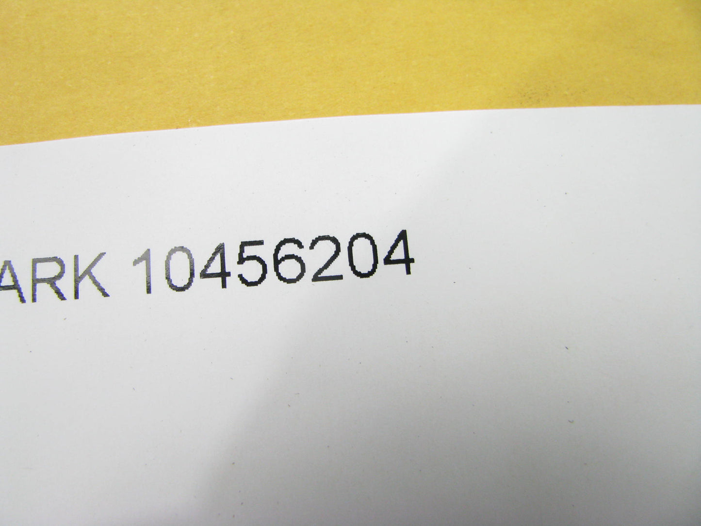 NEW - OUT OF BOX 10456204 Ignition Knock Detonation Sensor